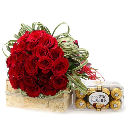 Red roses and chocolate cake combo for anniversary in Mumbai