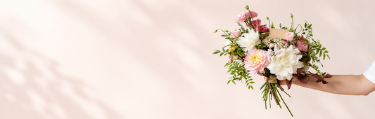 How to Send Flowers and Cakes Online for a Birthday Surprise?