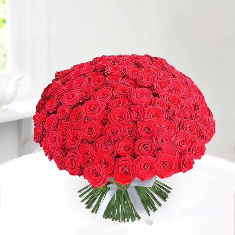 Grand bouquet of 500 fresh red roses for luxury romantic gift delivery