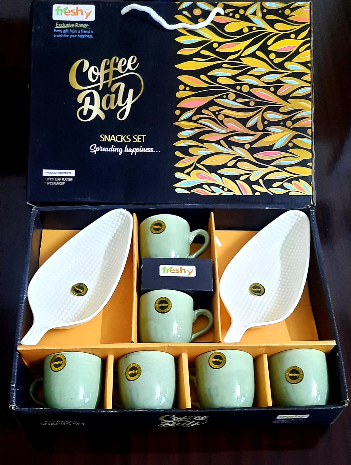 Vintage Floral Cup Set